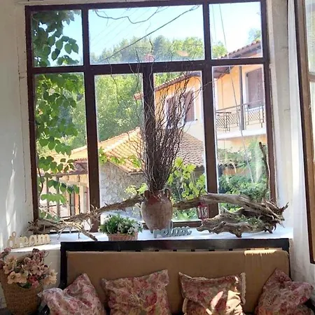 House With 3 Bedrooms In αναβρυτή, With Wonderful Mountain View And Terrace - 50 Km From The Beach * Anavryti