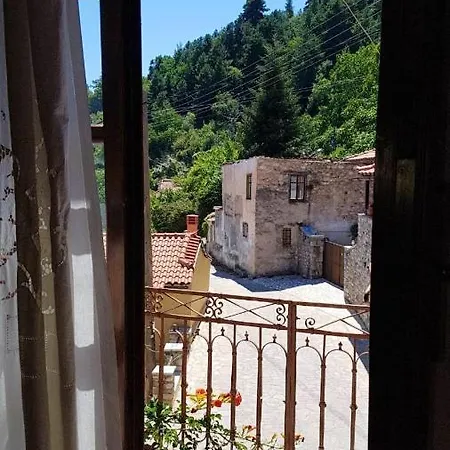 House With 3 Bedrooms In αναβρυτή, With Wonderful Mountain View And Terrace - 50 Km From The Beach Anavryti