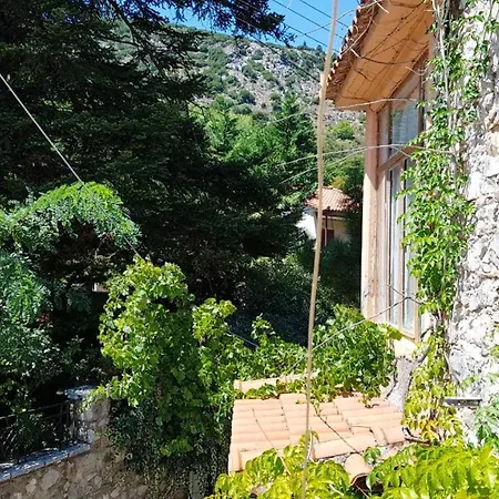 House With 3 Bedrooms In αναβρυτή, With Wonderful Mountain View And Terrace - 50 Km From The Beach