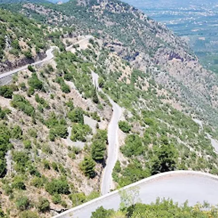 Casa vacanze House With 3 Bedrooms In αναβρυτή, With Wonderful Mountain View And Terrace - 50 Km From The Beach *